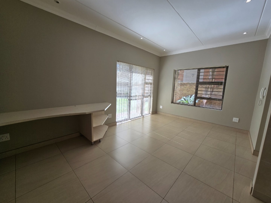 To Let  Bedroom Property for Rent in Bult North North West
